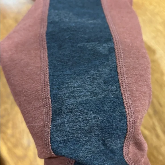 Vuori High-Rise The Rise The Shine Leggings Sz Sm Rust and Black Heathered Camo - Picture 6 of 12